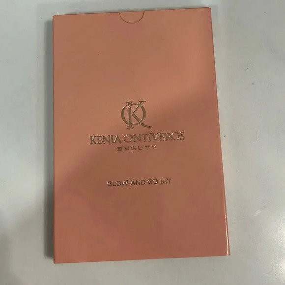 Kenia Ontiveros Glow and Go Kit - Picture 3 of 3